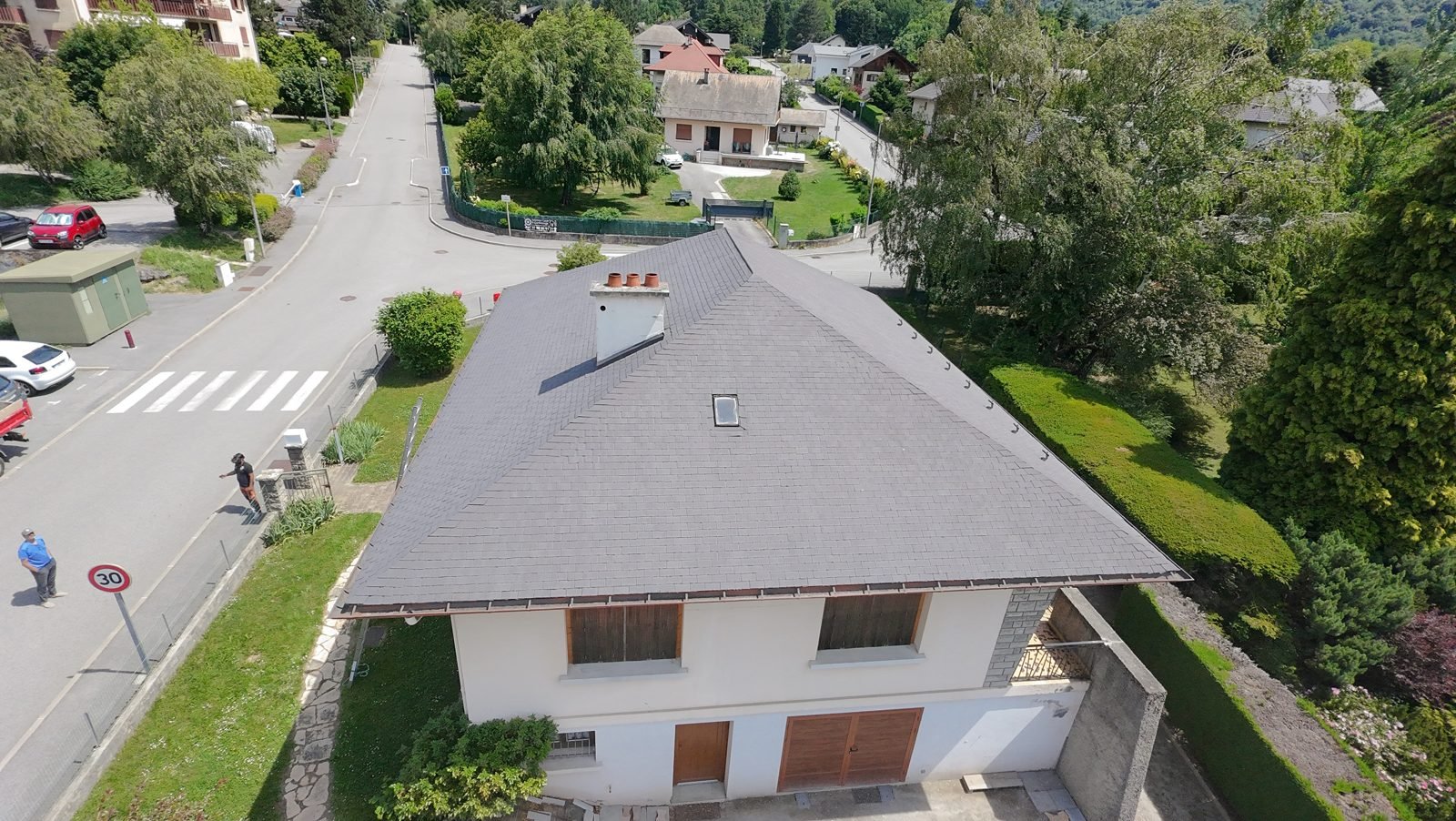 Vue drone après travaux — gouttières et bandeaux — N.H.B Rénovation