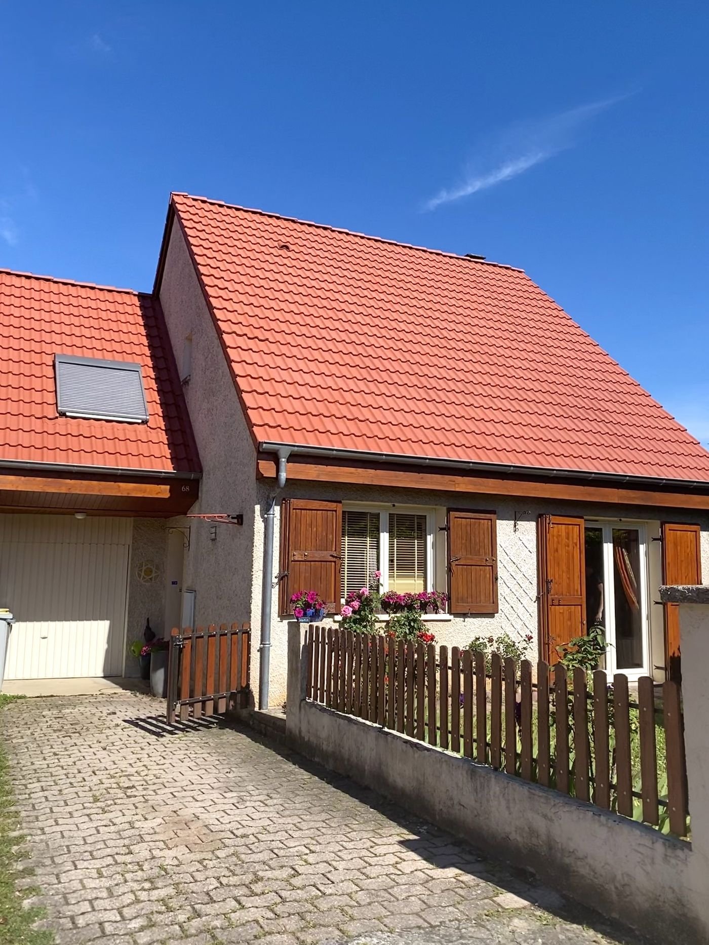 Maison toiture propre après démoussage