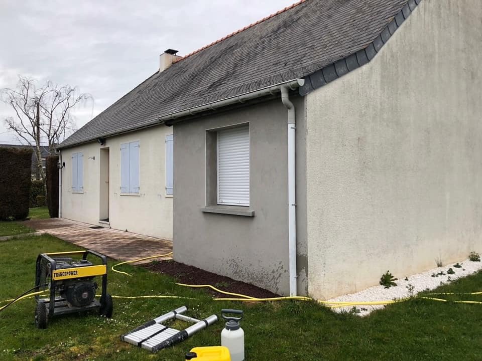 Ravalement de façade sur chantier N.H.B Rénovation à Lyon Est
